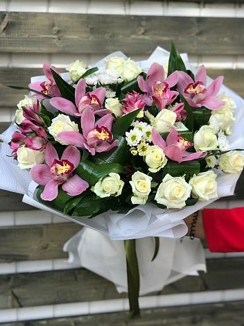 Букет цветов из: Розы и Хризантемы в Коммунаре Курской области