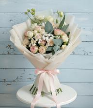 Букет цветов из:  Розы и Лизиантусы в Коммунаре Курской области