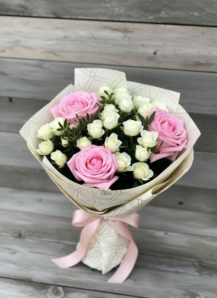 Букет цветов из: Розы в Коммунаре Курской области