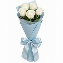 Букет 5 Белых роз Проуд в Коммунаре Курской области