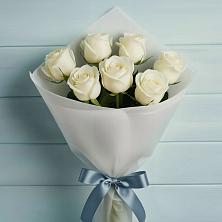 Букет 7 Белых роз Эдлесс Лав в Коммунаре Курской области