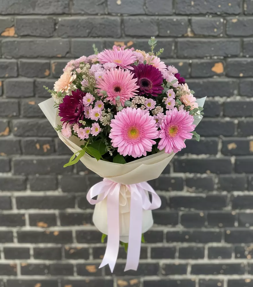 Букет цветов из: Герберы и Хризантемы в Коммунаре Курской области
