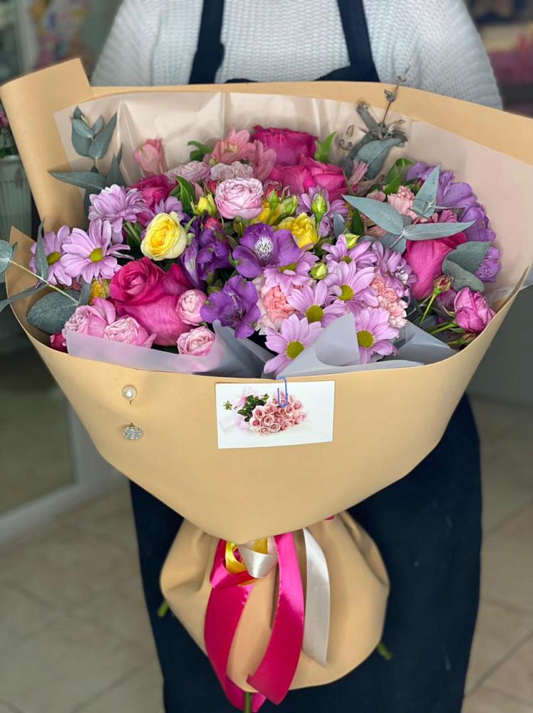 Букет цветов из: Хризантемы, Гвоздики и Альстромерии в Коммунаре Курской области