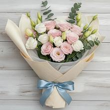 Букет цветов из:  Лизиантусы в Коммунаре Курской области