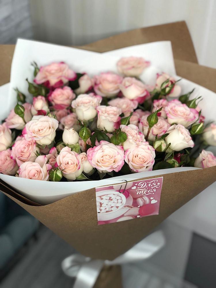 Букет цветов из: Розы в Коммунаре Курской области