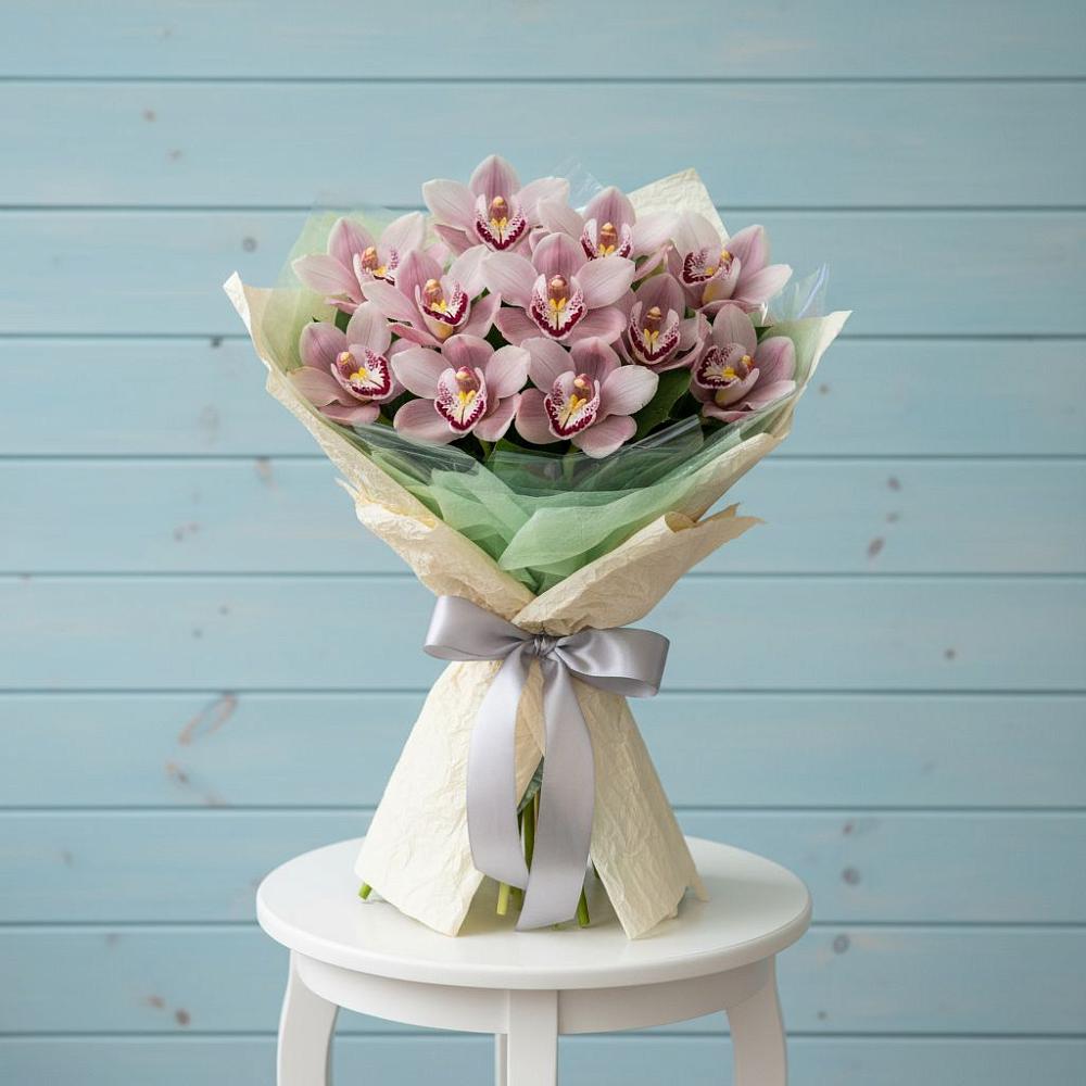 Букет цветов из: Орхидеи и Розы в Коммунаре Курской области