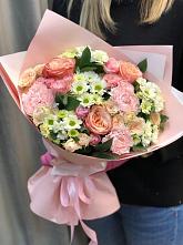 Букет нежные объятья в Коммунаре Курской области Букет цветов из: Гвоздики, Розы и Хризантемы в Коммунаре Курской области