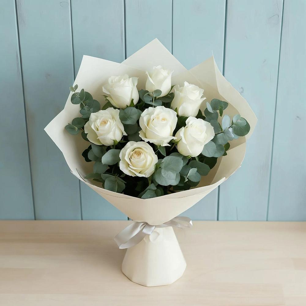 Букет Белые розы в Эвкалипте в Коммунаре Курской области