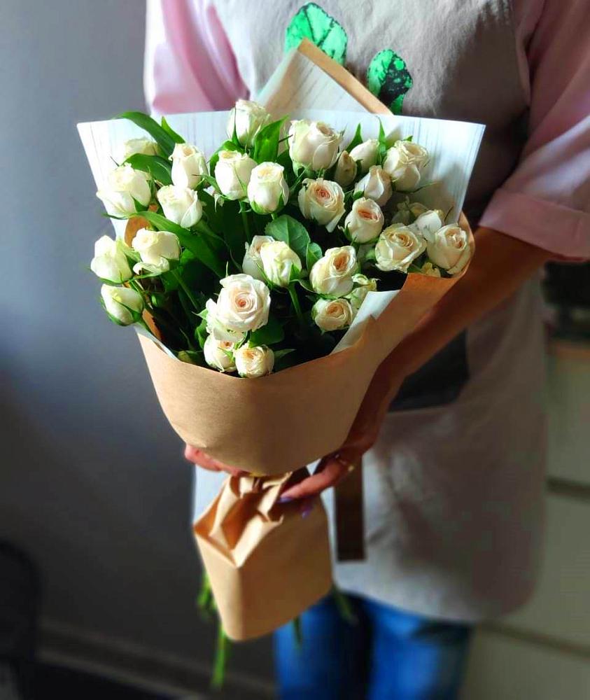 Букет цветов из: Розы в Коммунаре Курской области