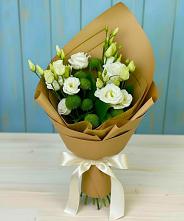 Букет цветов из:  Хризантемы и Лизиантусы в Коммунаре Курской области