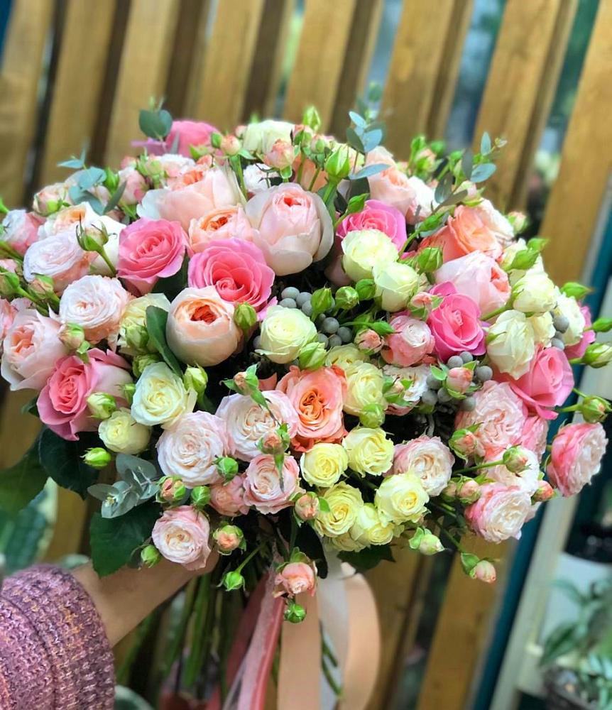 Букет цветов из: Розы в Коммунаре Курской области