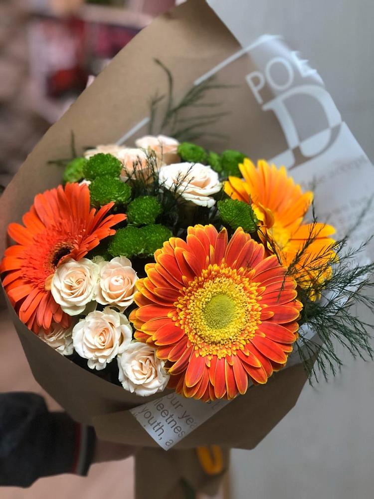 Букет цветов из: Герберы, Хризантемы и Розы в Коммунаре Курской области